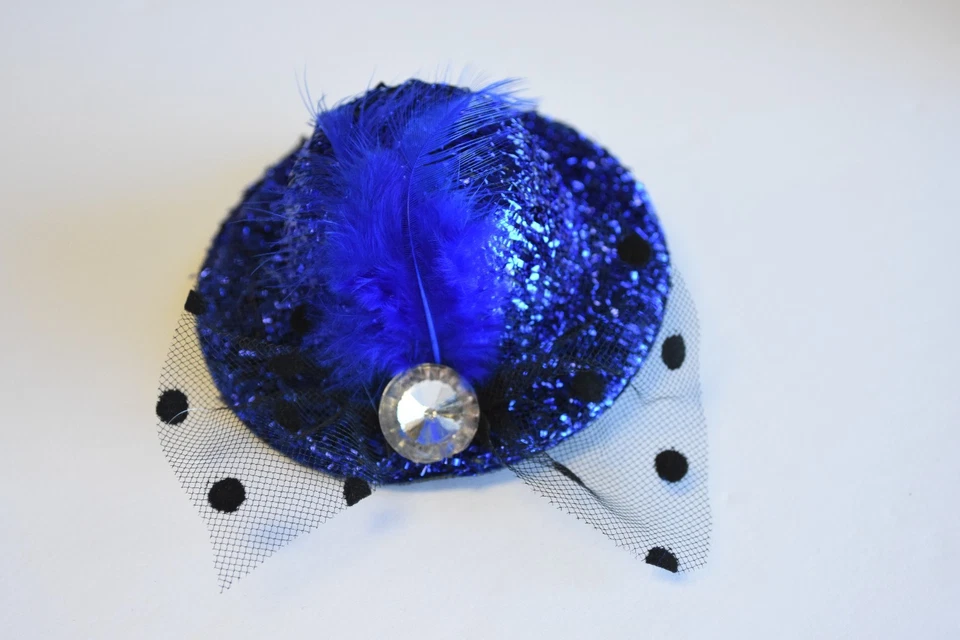 CLIPS PARA EL CABELLO SOMBREROS ROJOS FAVORES SOMBREROS DE COPA 12 X REGALOS FIESTA BOTÍN CUMPLEAÑOS RECUERDOS Foto 3 de 4