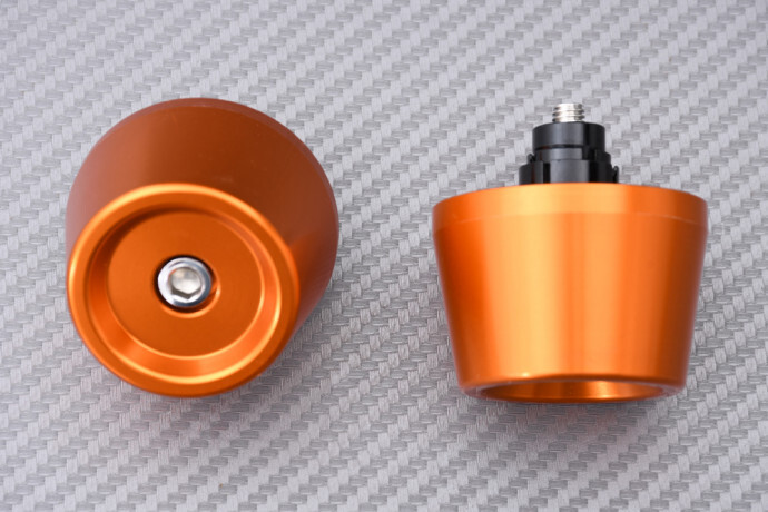 Protection bras oscillant orange pour KTM 890 Duke idéale pour sorties piste