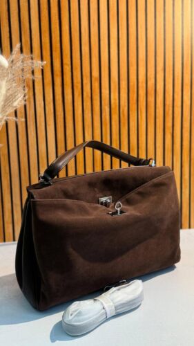 Nubuck and Leather Handbag – Timeless Elegance and Premium Quality - Picture 4 of 11