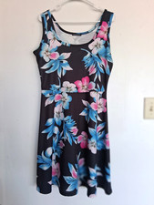 Sz M (true fit) black sleeveless dress w/ blue pink floral by Fensace. Excellent