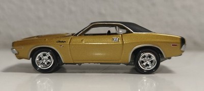 Johnny Lightning Dodge Challenger R/T Dcc 2004 Gold Schwarz 1:64 Real Premium