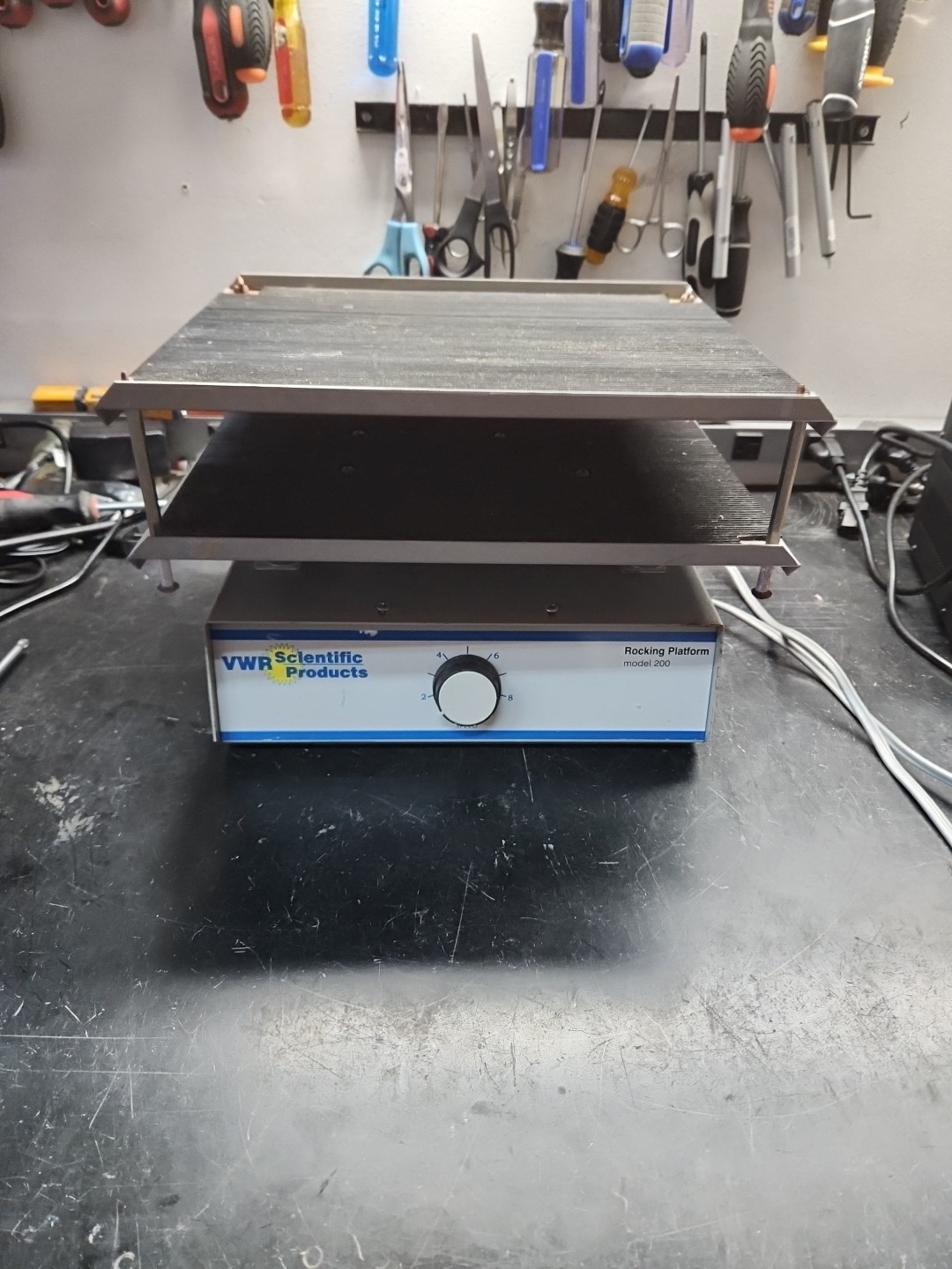 VWR Model 200 Dual Rocking Platform High-Capacity Laboratory Tilt Shaker