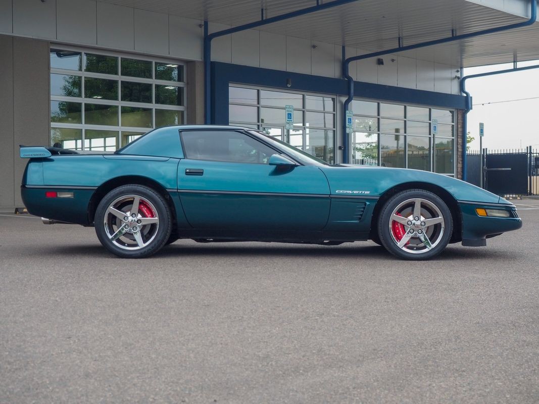 1996  Chevrolet Corvette   | C4 Corvette Photo 10