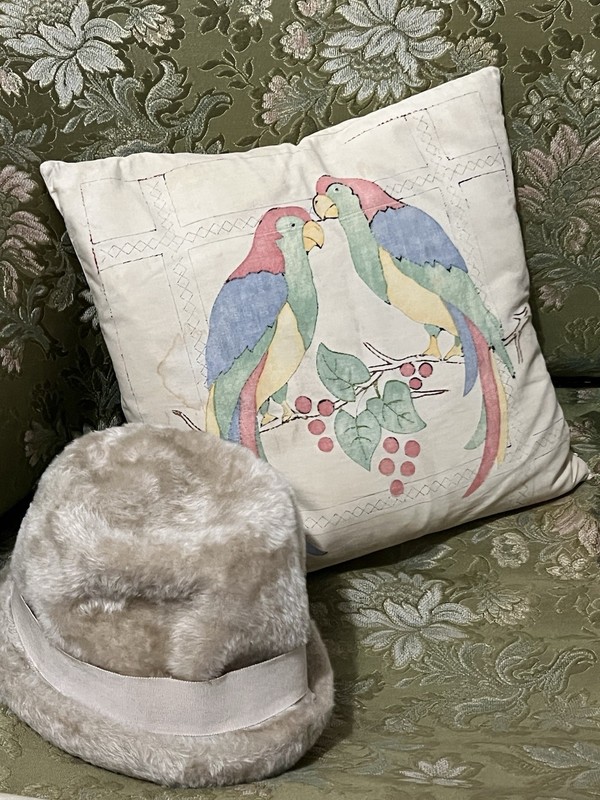 1930s Vogue Needlecraft Lovebirds Pillow Down Feathers Antique