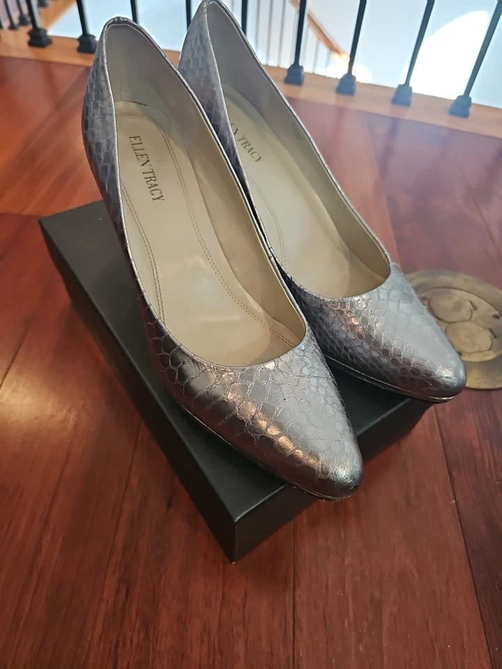 Zapatos de salón Ellen Tracy GUNMETAL estampado de serpiente tacón alto Cody para mujer 11 m vacaciones  Foto 4 de 4