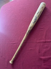 Frank Robinson game used, cracked bat with 586 HR's inscription