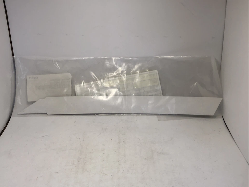 Cinta negra trasera derecha pasajero - (86393-H9300) para sedán Kia Rio 2018-2023 Foto 4 de 4