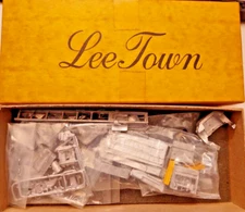 Ho Scale Lee Town Pierce ext suburban  Pumper fire truck Ford LS  Vintage