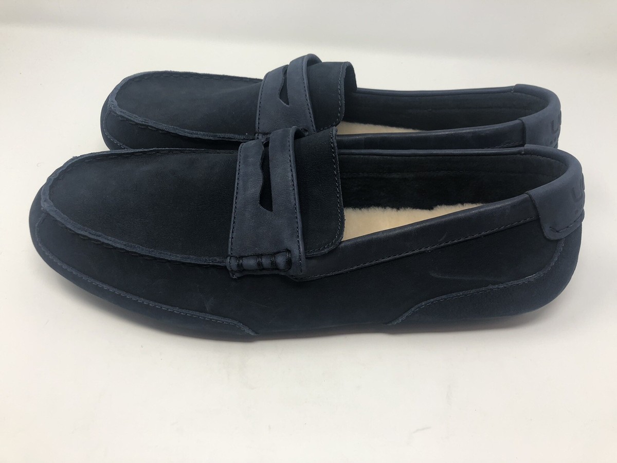 UGG Australia Men display picture 2
