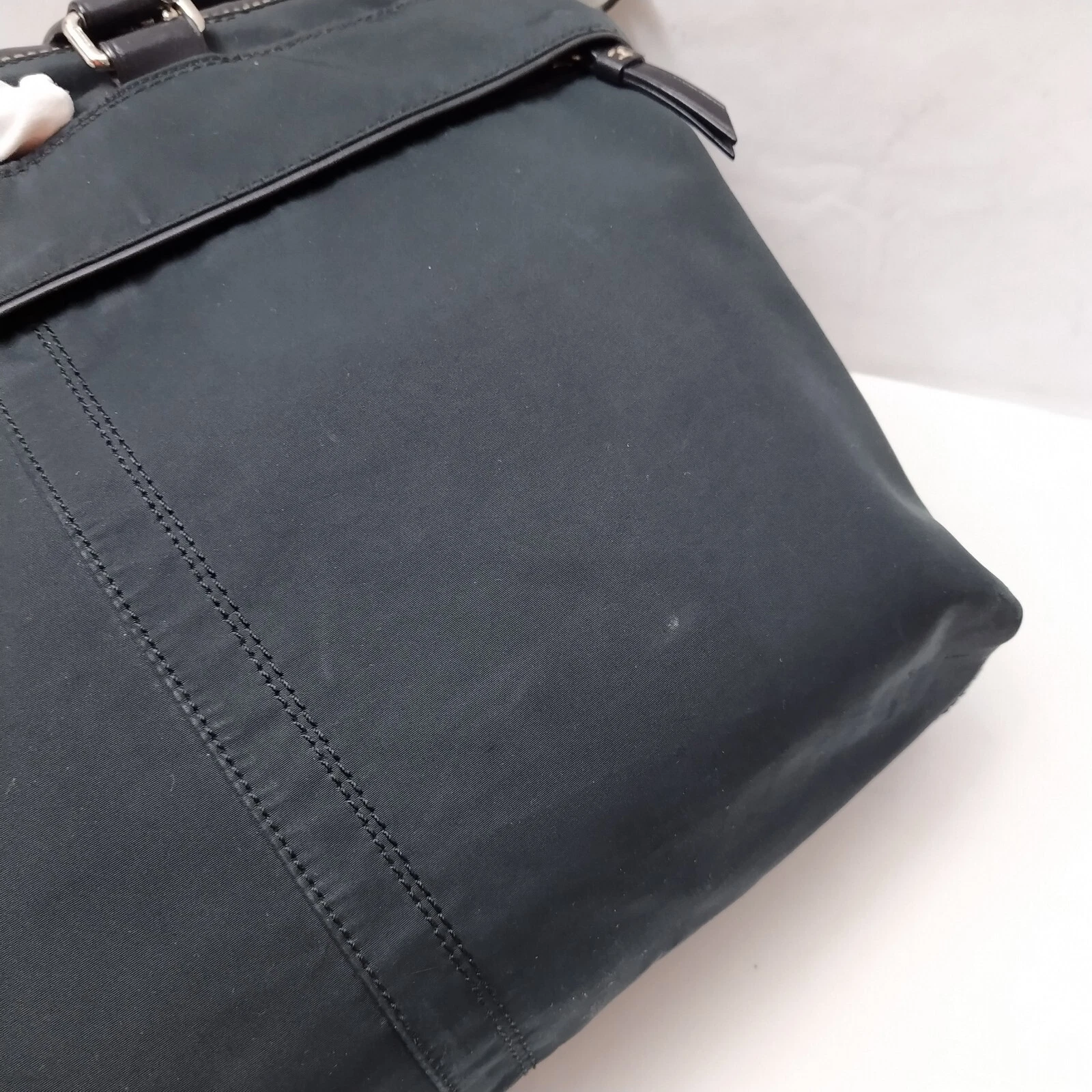 Borsa a tracolla Coach Leatherwear nero nylon finiture in pelle portachiavi cerniera
