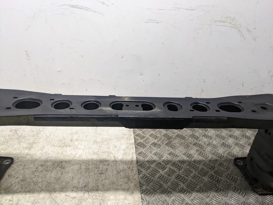 Barra de choque Ford C-max Titanium Tdci MK2 2010-2015 (delantera)  Foto 4 de 4