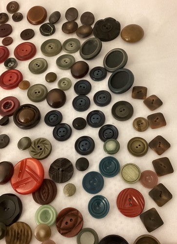 Collectors Lot Vintage Buttons Bakelite Celluloid Old Plastic Various Colors - Picture 6 of 10