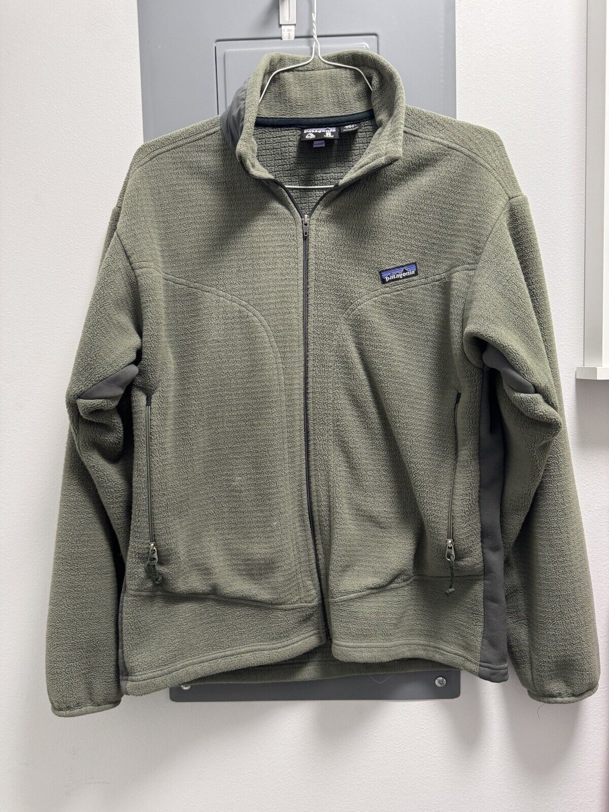 Patagonia Regulator R Fleece Jacket Size M Medium Sage Green USA Polartec EUC
