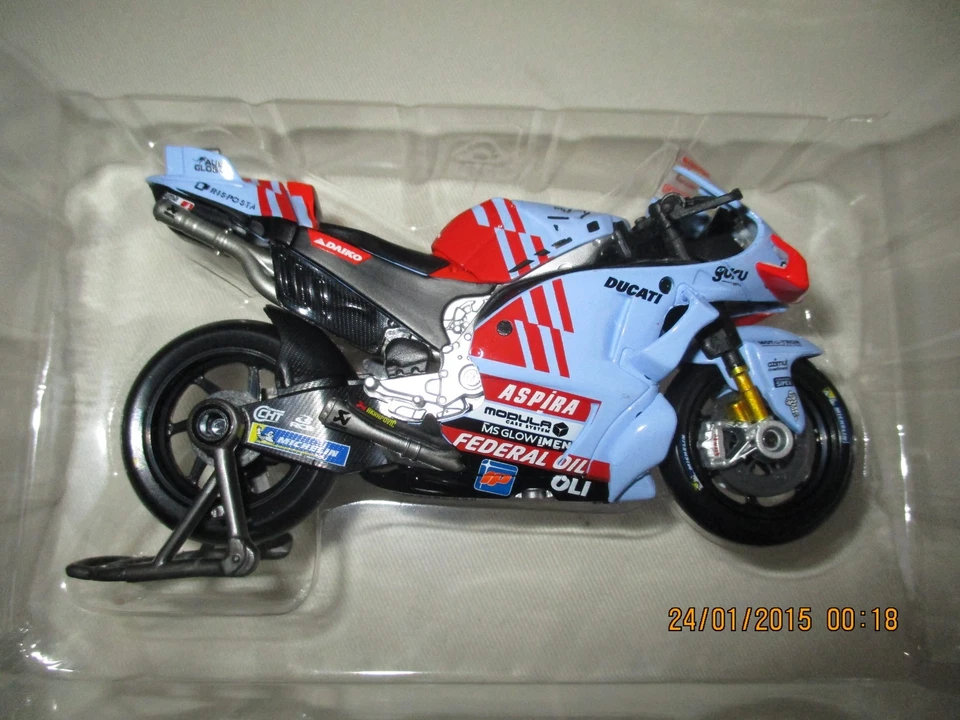 MINIATURE MOTO GP 500 DUCATI DESMOSEDICI TEAM GRESINI 2024 MARC MARQUEZ   1/18° - Photo 2/4