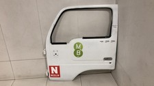 Porte avant et accessoires Nissan CABSTAR