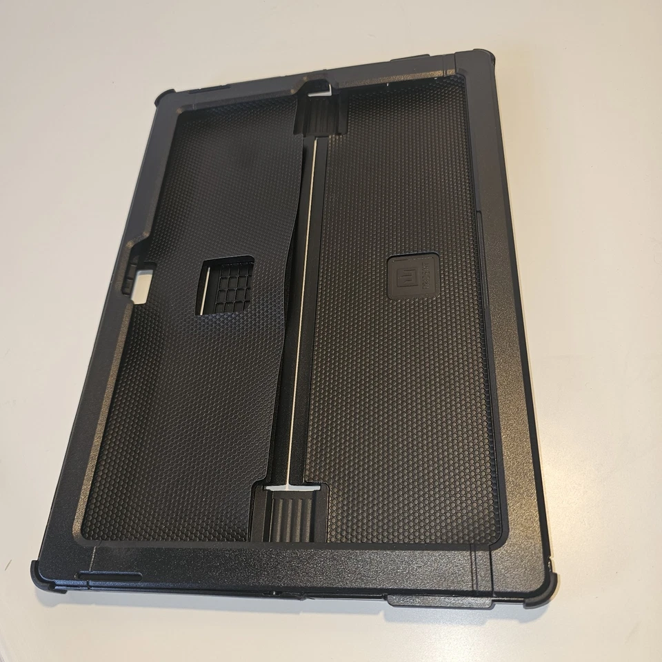 NEW - Trident Microsoft Surface 3 Cyclops Series Case - CY-MSSF03-BK000 - Black - Image 3 of 4