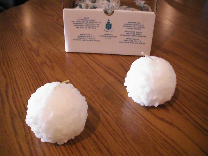 PartyLite SNOWBALL PAIR 3” Ball Candle Q3510 Lot 2 White Snow Balls Christmas