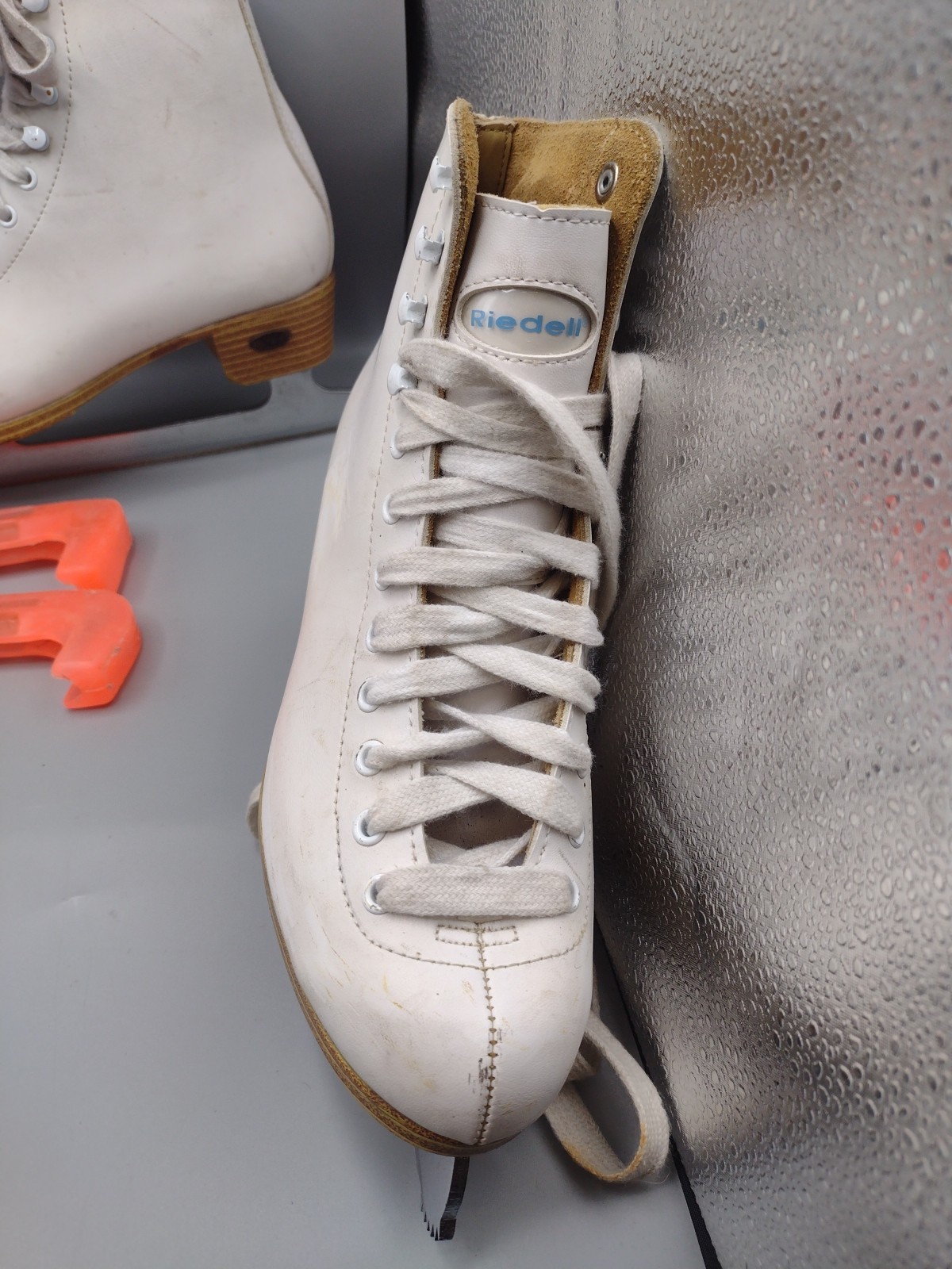 Riedell Women's Figure Skates Size 7 Model 112 With Skate Guards