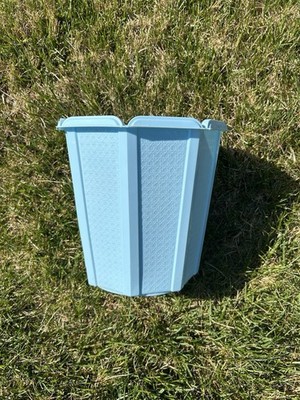 Vintage Rubbermaid  light blue Basket Weave Trash Can 2945 Octagon *Small Flaw