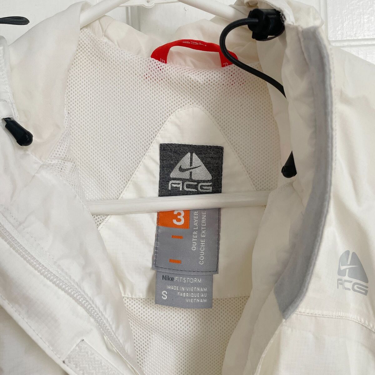 Nike ACG Windbreaker FITSTORM 3 Outer Layer Vintage Off Nike ACG Windbreaker FITSTORM 3 Outer Layer Vintage Off