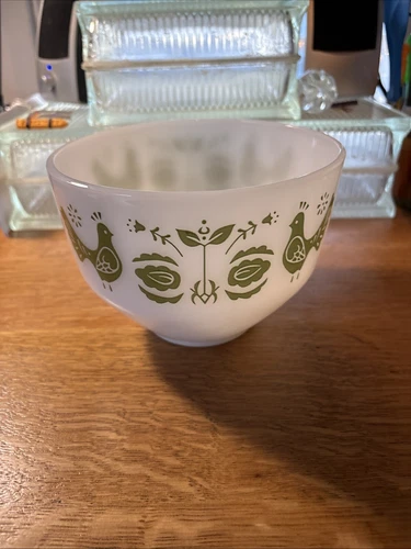 Vintage Federal Glass, 2.5 Quart, Green Birds Bowl.  Mint Condition!