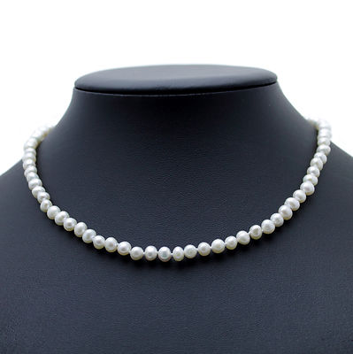 Perlenhalsband Halskette weiße Zuchtperlen Seide aufgereiht Sterlingsilber 16 Zoll