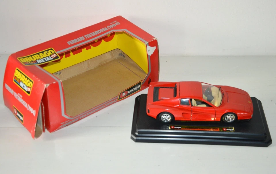 Ancienne voiture véhicule BBURAGO FERRARI Die cast TESTAROSSA 1:24 1504 Vintage - Photo 2/4