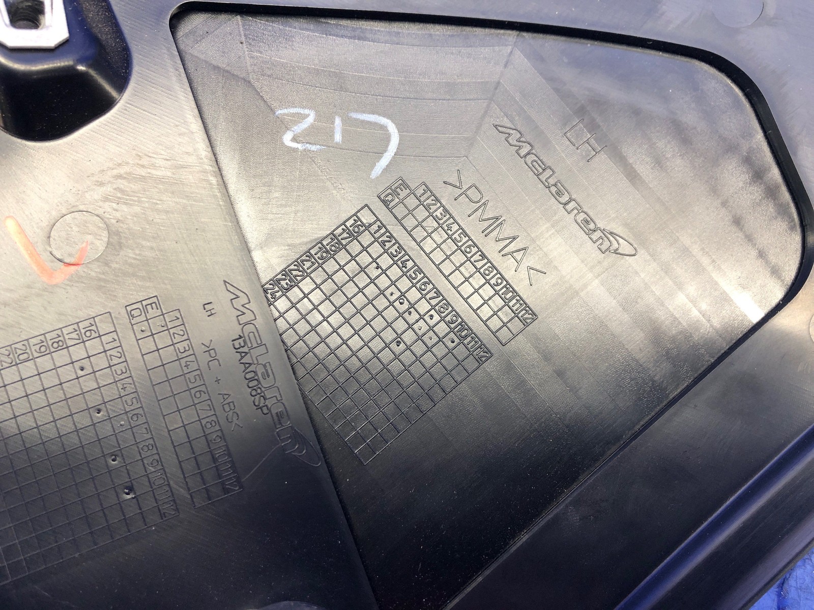 2016-2021 MCLAREN 570S OEM REAR LEFT TAILGATE HOOD COVER PANEL BLACK 13AA08SP