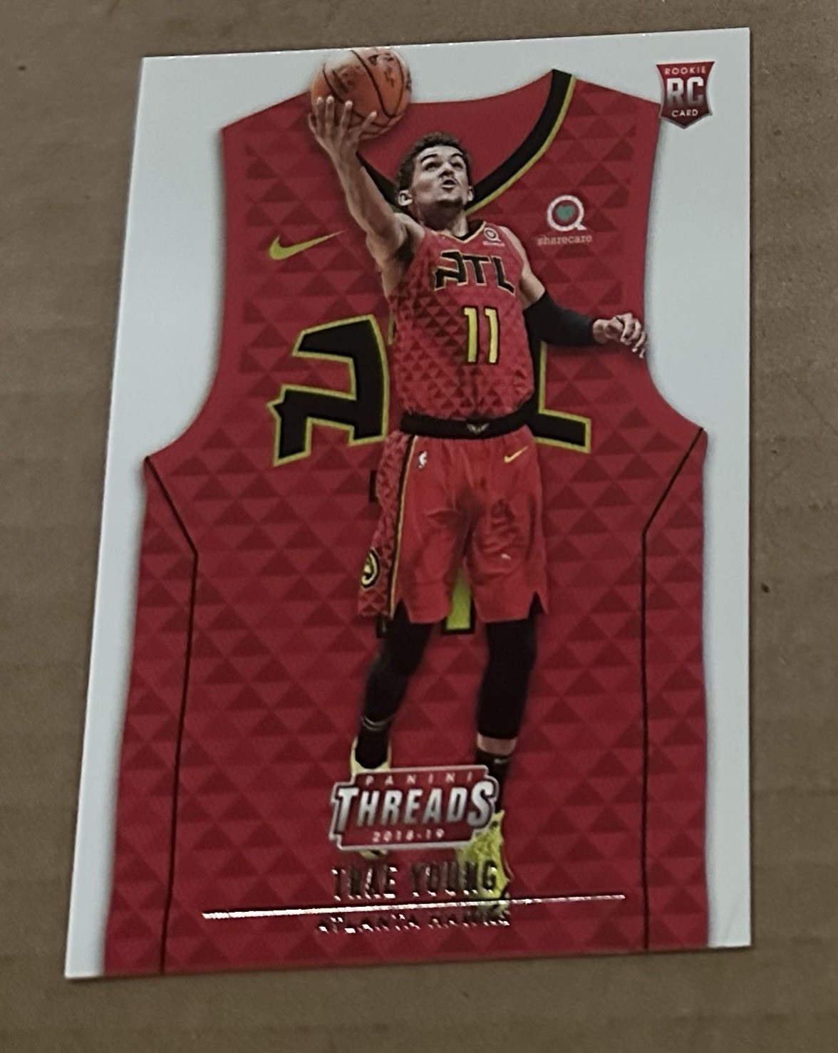 2018-19 Trae Young Panini Threads RC #183 Rookie Card