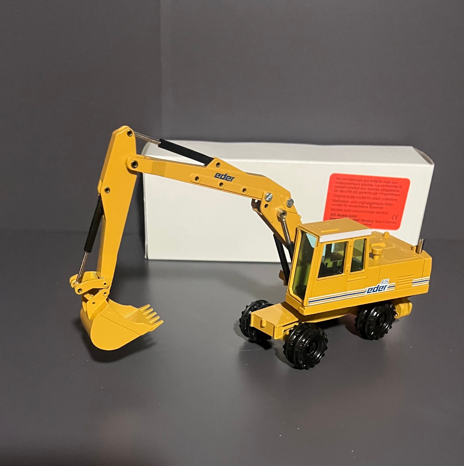NZG 239 Hydraulic Excavator EDER 835 1:50