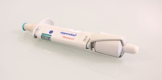 Eppendorf Research Kolbenhubpipette 1–10 ml | Makropipette Labor