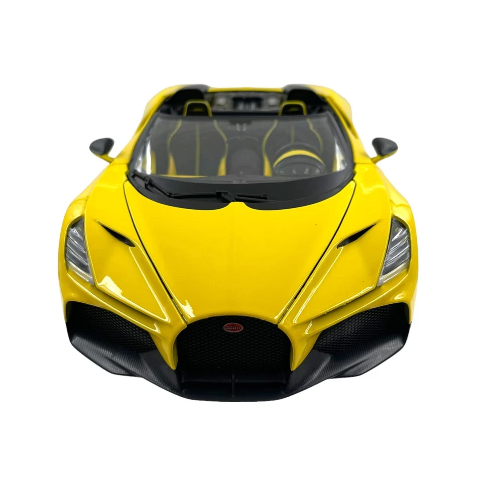 Modellino Auto Burago 1/18 Bugatti W16 Mistral 2023 Yellow - Immagine 2 di 4
