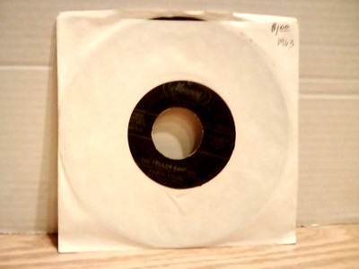 Faron Young 1963 Yellow Bandana / How Much I Must Have Loved You 45 RPM Record E