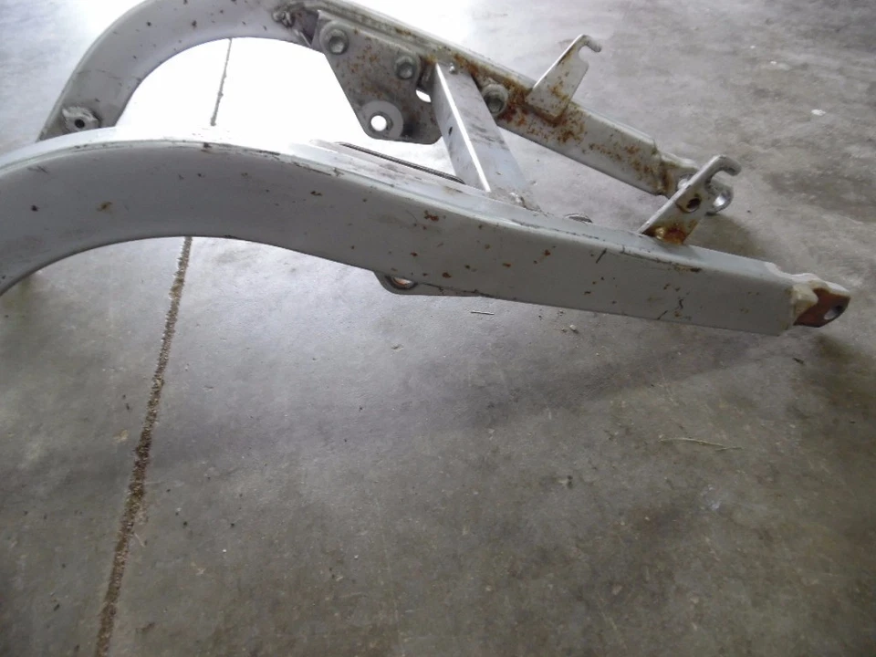 铃木 GSX1100F GSX 1100 KATANA 库存原始设备制造商发动机摇篮框架下管 88-93 — 第 4/4 张图片