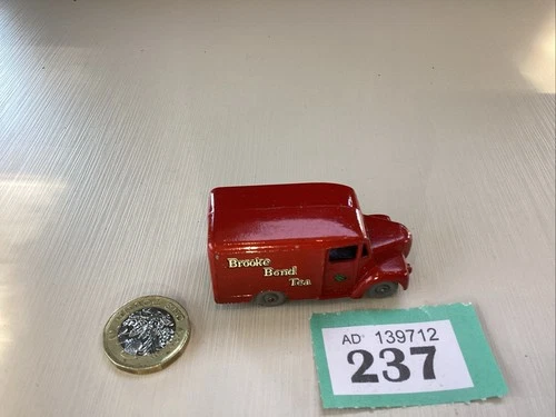 Vintage Lesney Matchbox 1 Ton Trojan Van Brooke Bond Tea No. 47 1950s Diecast