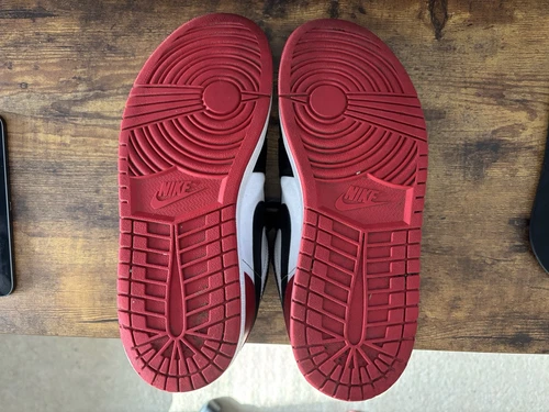 Air Jordan rosse e nere taglia 11