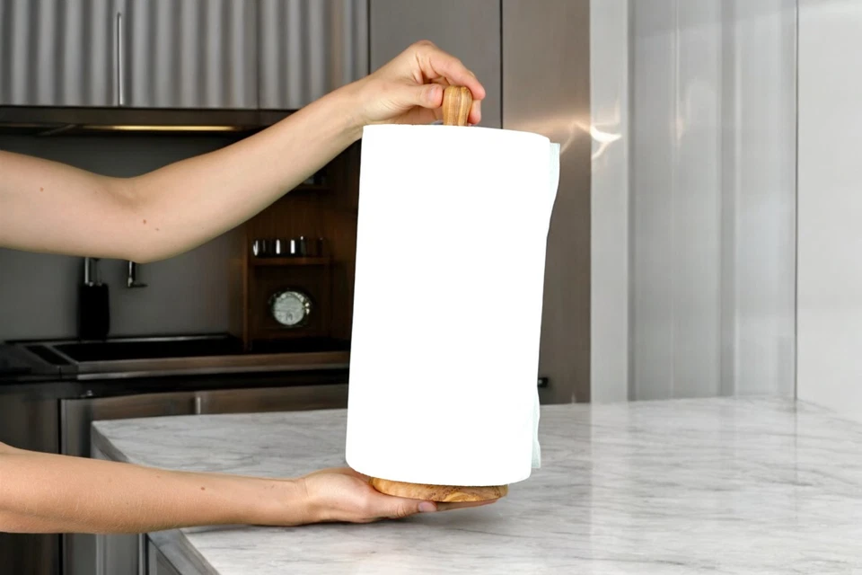 Soporte de papel de cocina de madera de olivo hecho a mano - Soporte para rollos de cocina elegante y duradero Foto 2 de 4