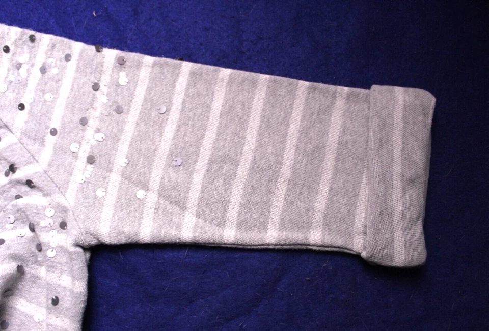 MOLETOM COLDWATER CREEK feminino tamanho M cinza claro em listra cinza lantejoulas algodão - Imagem 4 de 4