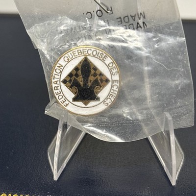 Vintage Lapel Pin FQE - Federation Quebecoise Des Echecs.  New In Package !