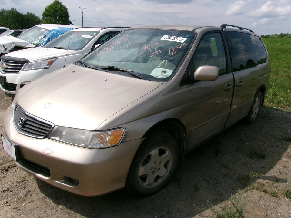 Used Washer Fluid Reservoir fits: 2000 Honda Odyssey Grade A Foto 2 de 4