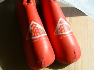 Century Martial Arts Sparring foot Gloves  Adult M/L , Karate Tae Kwon Do