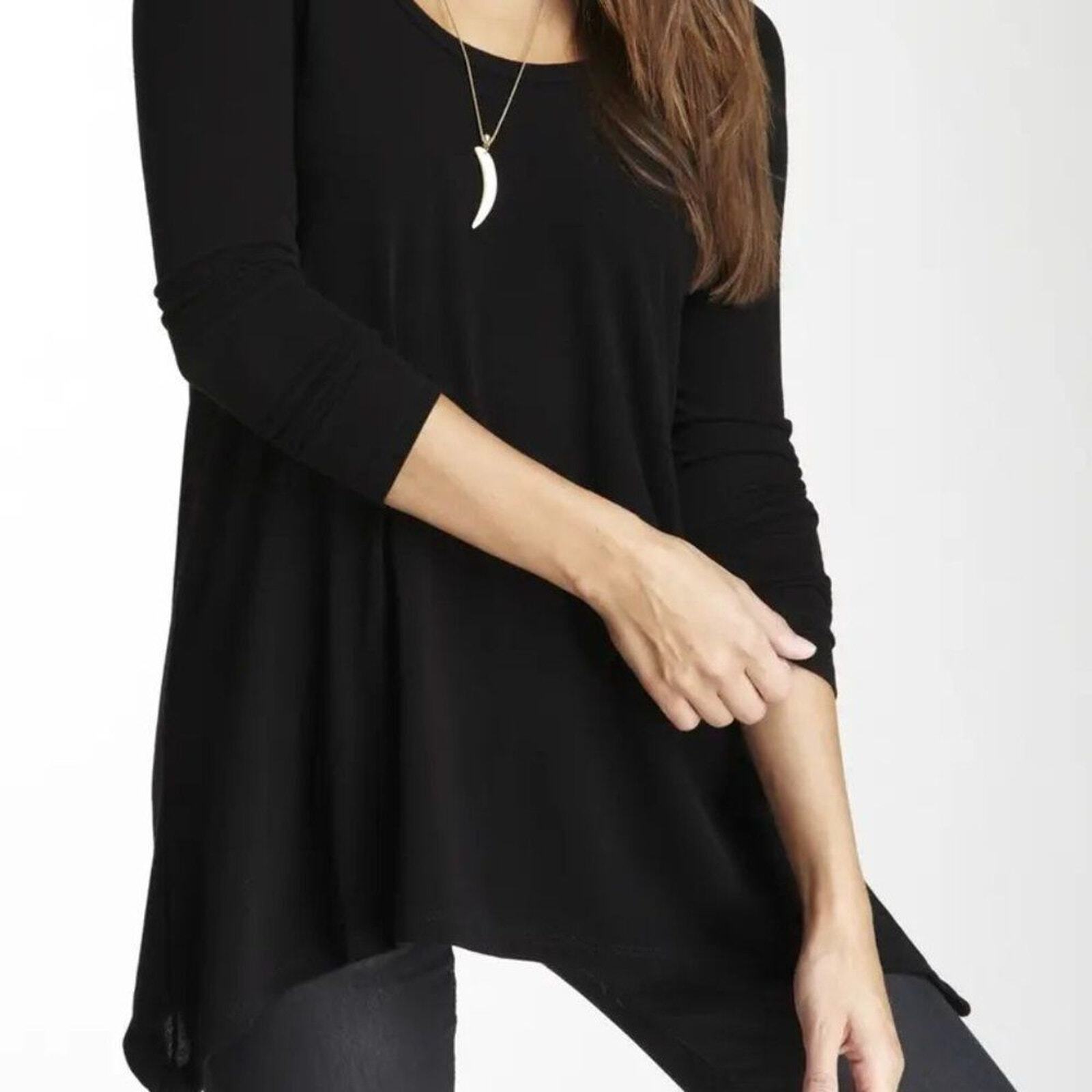 Go Couture Women's Solid Sharkbite Hem Tunic Sweater - Size Large