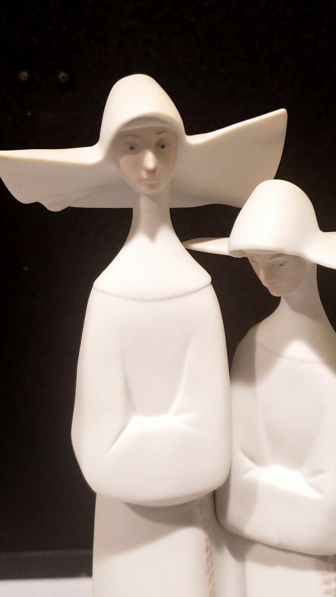 Lladro Spain 2 Nuns White Habits Rosary Religious Porcelain 13