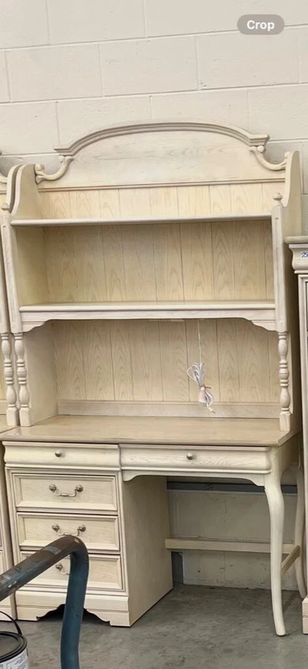 Antique white lexington bedroom set made in USA - Image 3 of 4