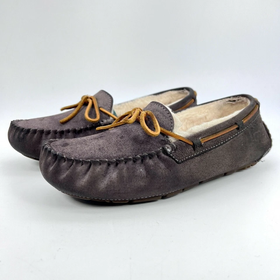 UGG Dakota Women Size 7 Moccasin Slippers Suede Gray Slip On Sheepskin - Image 4 of 4