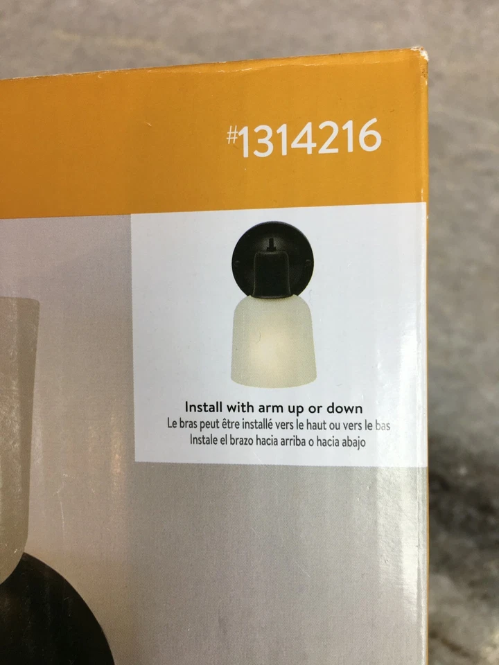 Portfolio 4,52 pulgadas W 1 luz aplique de pared de bronce frotado con aceite ¡Luz con vidrio esmerilado! Foto 3 de 4