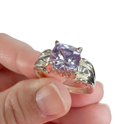 Cushion Cut Light Purple Prong Set Faux Amethyst Ridged Ribbed Band Ring Size 9 - Picture 7 of 12