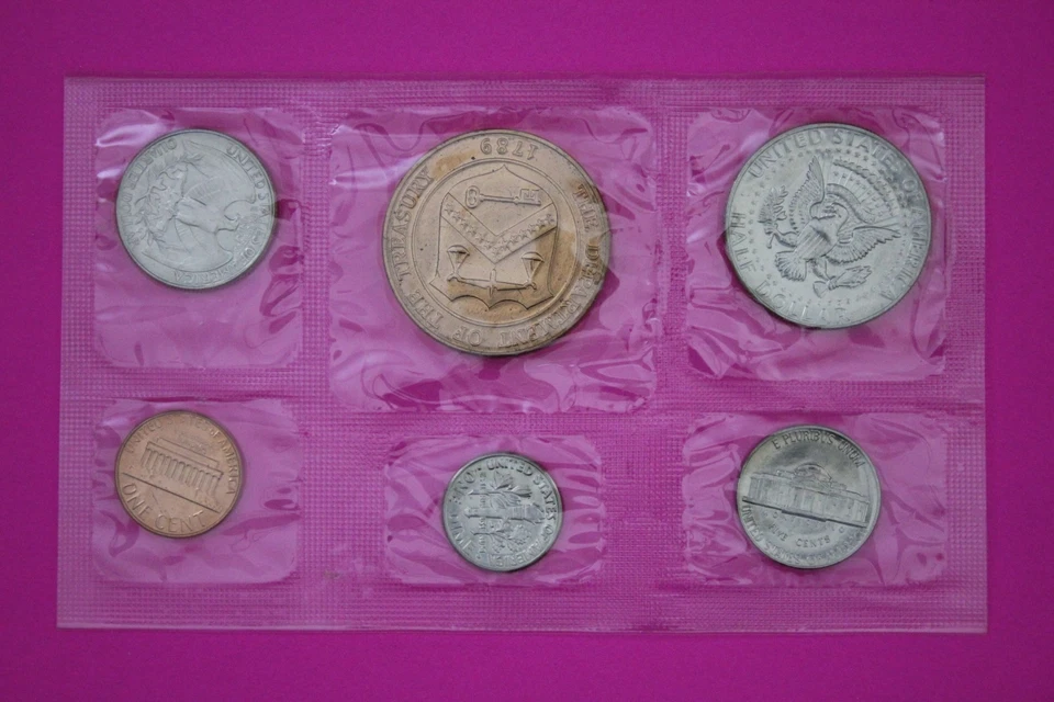 1983 Philadelphia US Souvenir Mint Set 5 Uncirculated Coins Authentic 9053 - Image 4 of 4