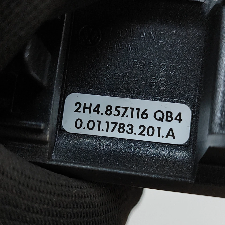 Volkswagen AMAROK 2H Left Dashboard Trim 2H4857116 RHD 2018 31381423 - image 4 of 4