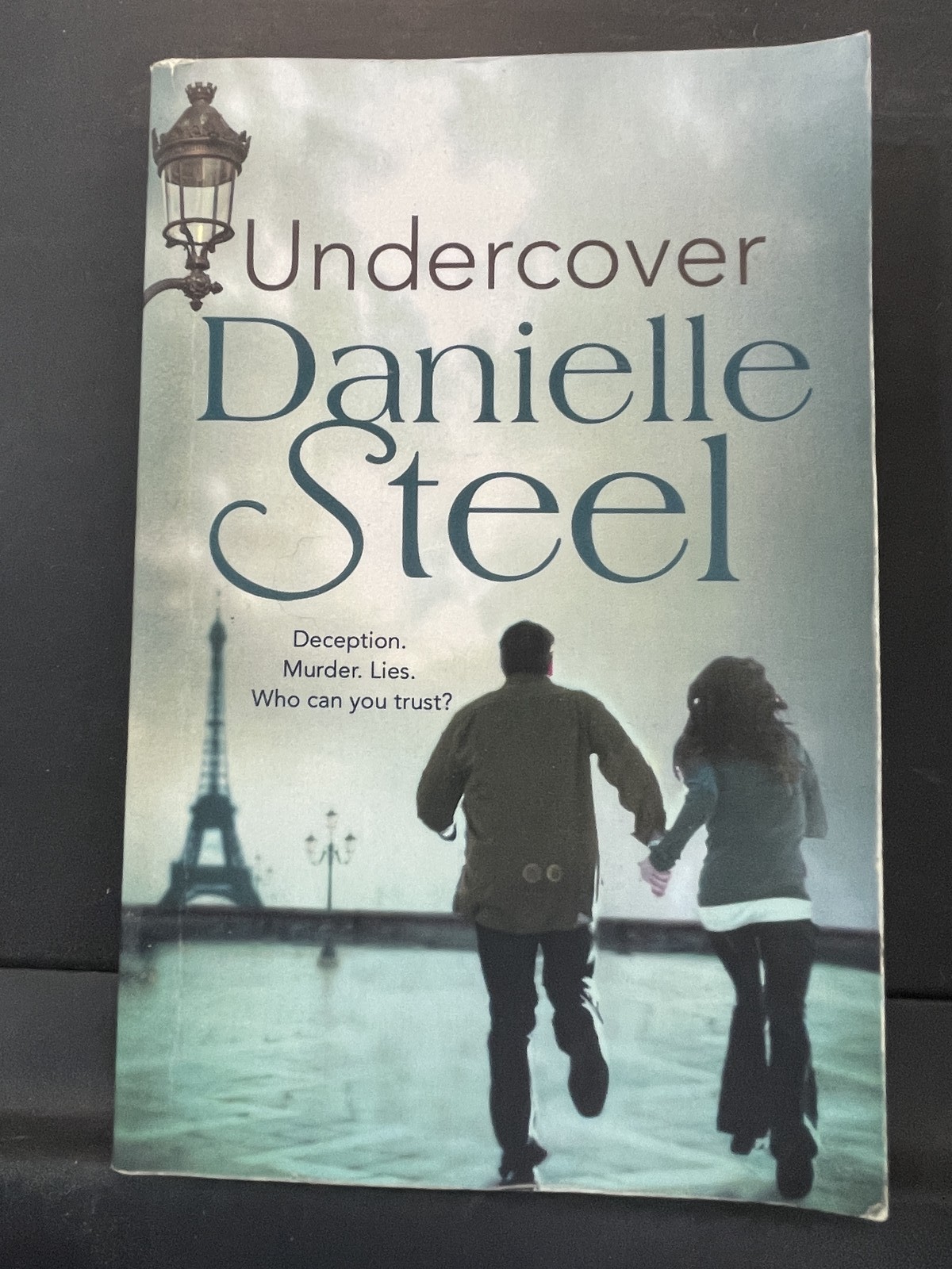 Danielle Steel Undercover Trade Paperback 2016 Thriller Romance Fiction